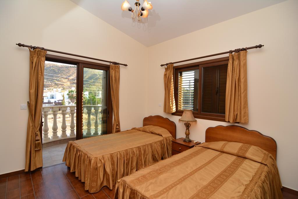 Kalli Villa Pomos Kamer foto